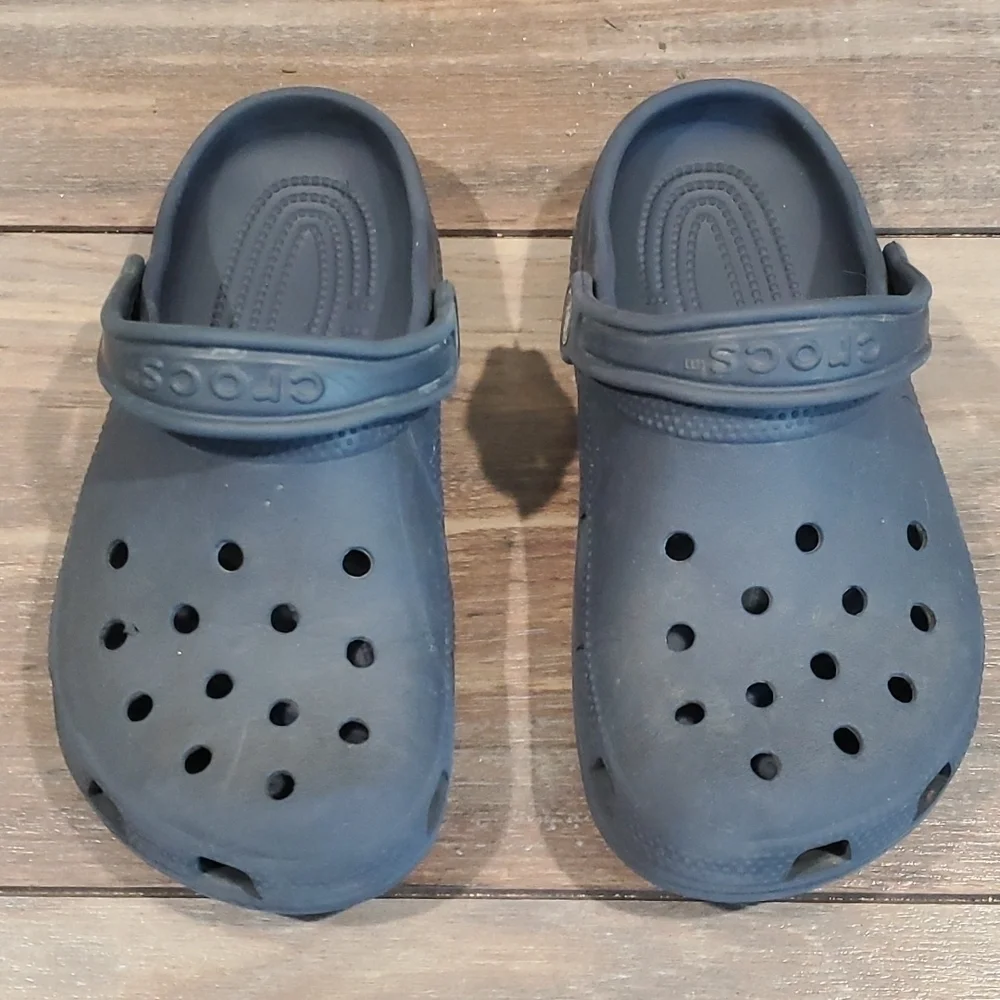 Crocs Sandals shoes clogs  sandals sz J2